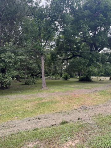 28 County Road 4701, Dayton, TX 77535