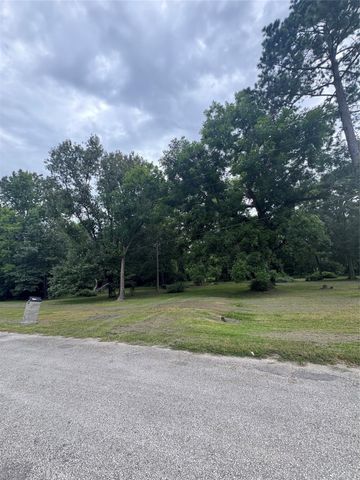 28 County Road 4701, Dayton, TX 77535