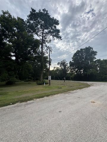 28 County Road 4701, Dayton, TX 77535