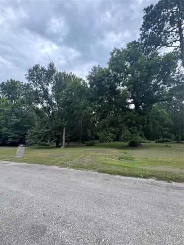 28 County Road 4701, Dayton, TX 77535