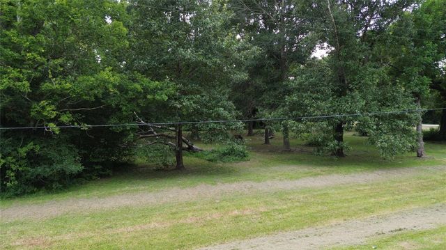 28 County Road 4701, Dayton, TX 77535