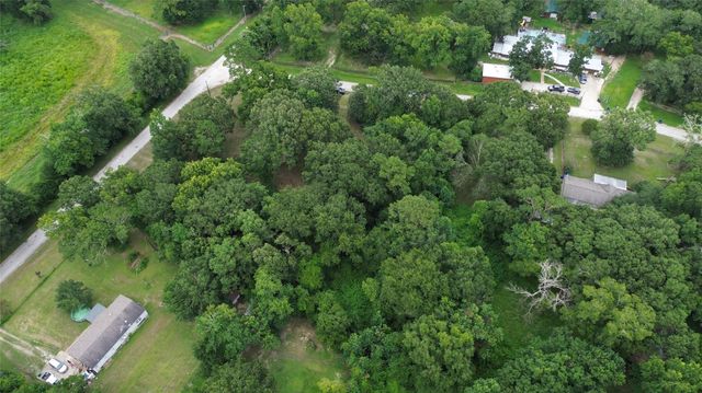 28 County Road 4701, Dayton, TX 77535