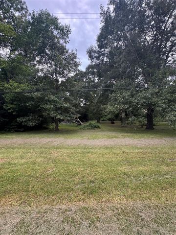 28 County Road 4701, Dayton, TX 77535