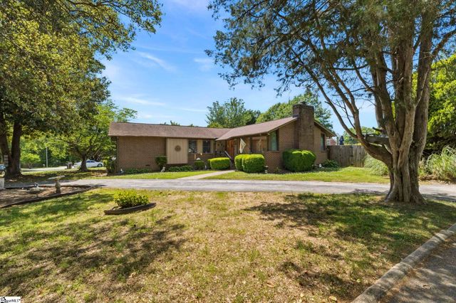 102 Tollgate Court, Simpsonville, SC 29681