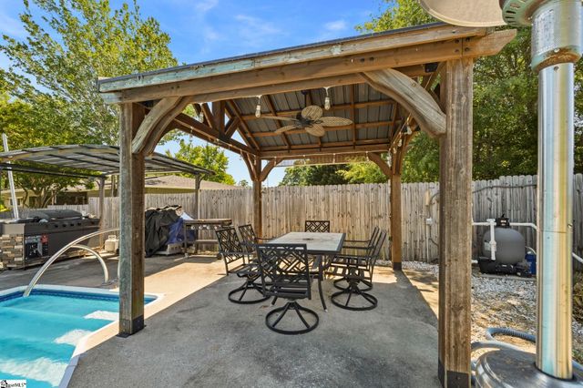 102 Tollgate Court, Simpsonville, SC 29681