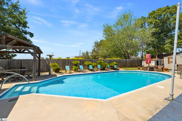 102 Tollgate Court, Simpsonville, SC 29681