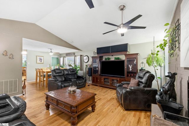 102 Tollgate Court, Simpsonville, SC 29681