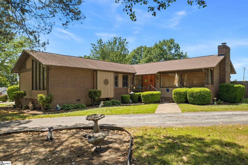 102 Tollgate Court, Simpsonville, SC 29681