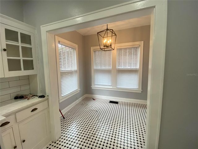 5205 N CENTRAL AVENUE, Tampa, FL 33603