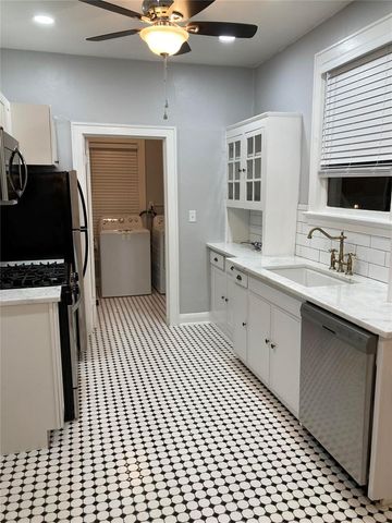 5205 N CENTRAL AVENUE, Tampa, FL 33603