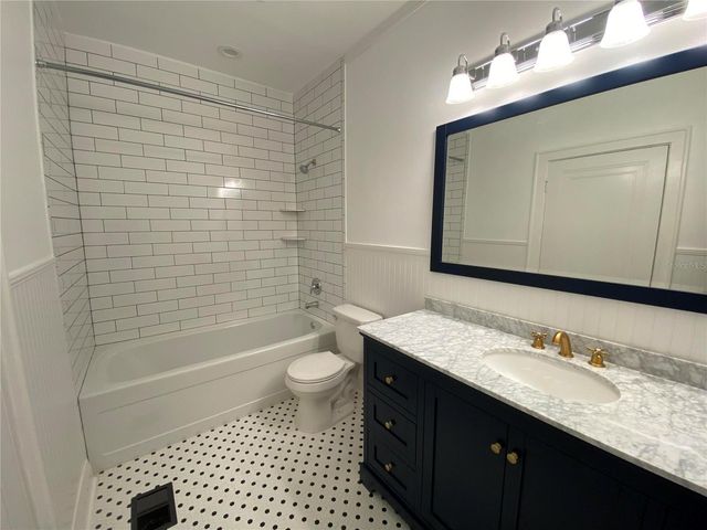 5205 N CENTRAL AVENUE, Tampa, FL 33603