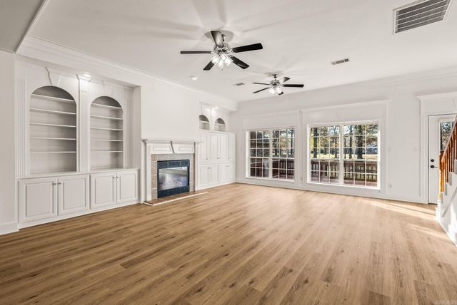 102 Montpellier Drive, Maumelle, AR 72113