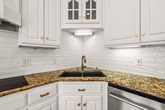 102 Montpellier Drive, Maumelle, AR 72113