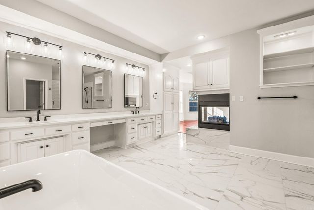 102 Montpellier Drive, Maumelle, AR 72113