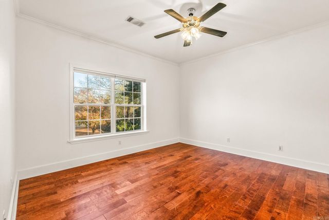 102 Montpellier Drive, Maumelle, AR 72113