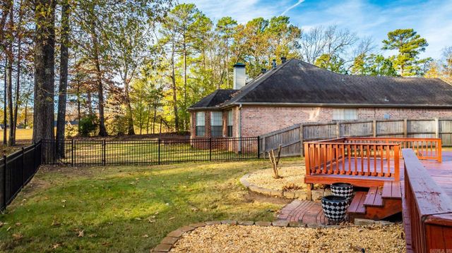 102 Montpellier Drive, Maumelle, AR 72113