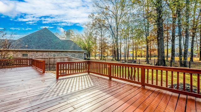 102 Montpellier Drive, Maumelle, AR 72113
