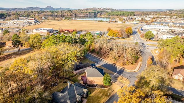 102 Montpellier Drive, Maumelle, AR 72113