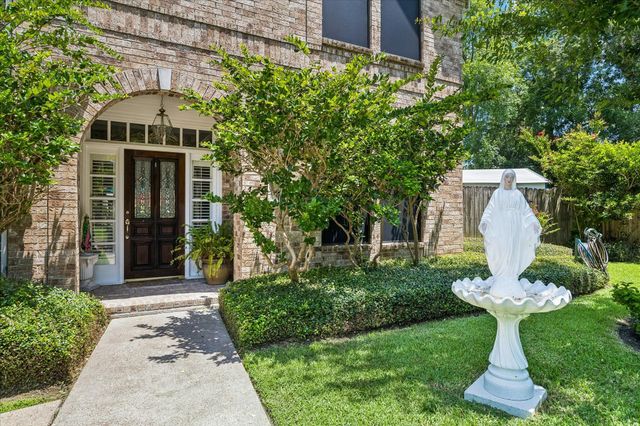 226 Rollingwood Circle, Baytown, TX 77520
