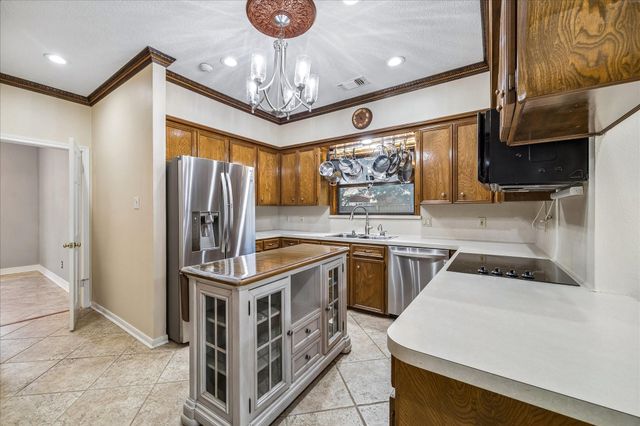 226 Rollingwood Circle, Baytown, TX 77520