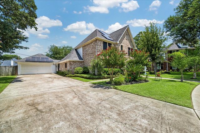 226 Rollingwood Circle, Baytown, TX 77520