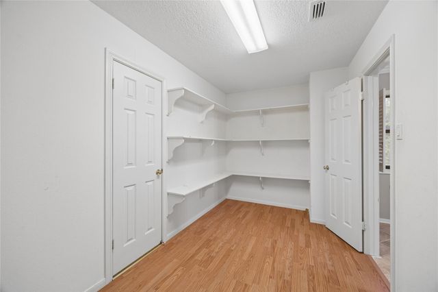 226 Rollingwood Circle, Baytown, TX 77520