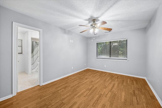 226 Rollingwood Circle, Baytown, TX 77520