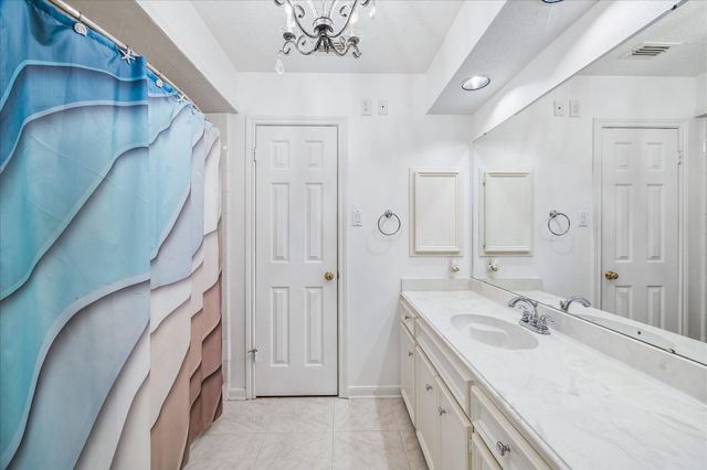 226 Rollingwood Circle, Baytown, TX 77520