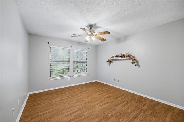 226 Rollingwood Circle, Baytown, TX 77520