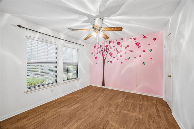 226 Rollingwood Circle, Baytown, TX 77520