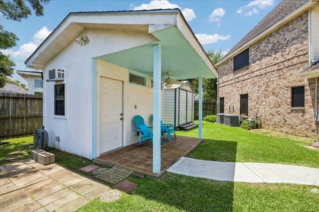 226 Rollingwood Circle, Baytown, TX 77520