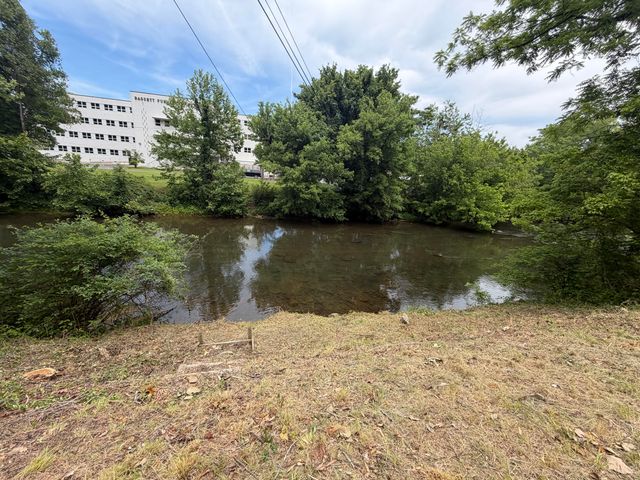 2901 Riverside DR, Bassett, VA 24055