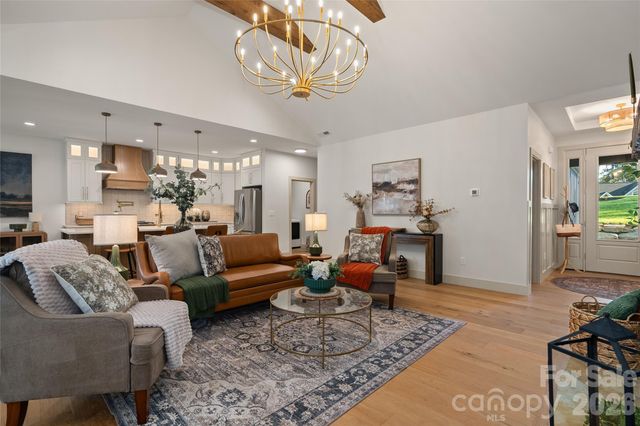 113 Perry Place, Hendersonville, NC 28739