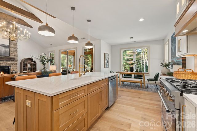 113 Perry Place, Hendersonville, NC 28739