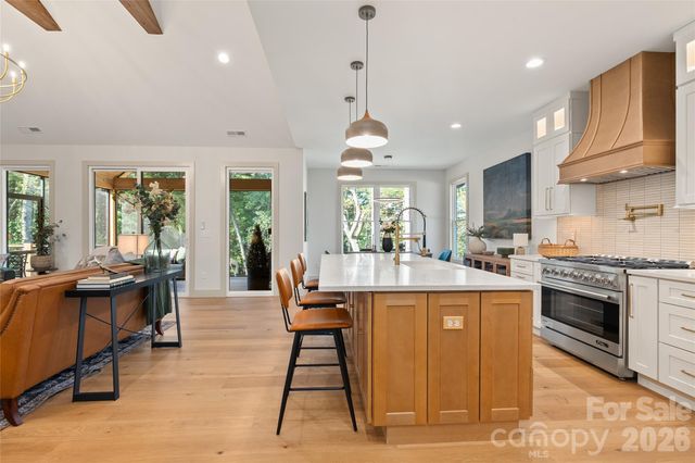 113 Perry Place, Hendersonville, NC 28739