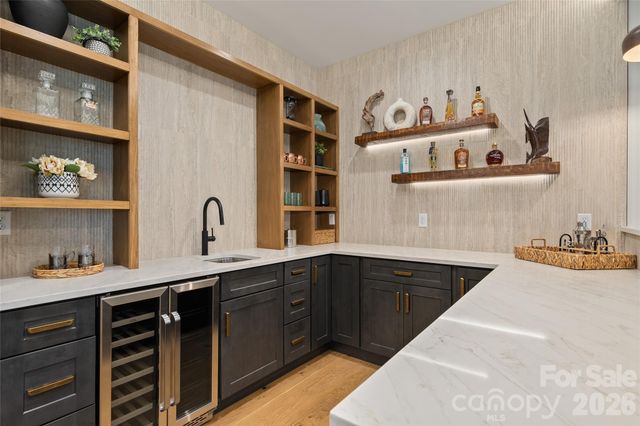 113 Perry Place, Hendersonville, NC 28739