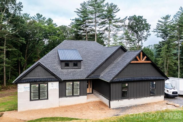 113 Perry Place, Hendersonville, NC 28739