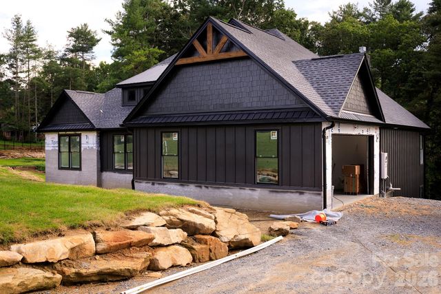 113 Perry Place, Hendersonville, NC 28739
