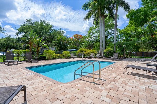 2220 BAHIA VISTA STREET G4, Sarasota, FL 34239