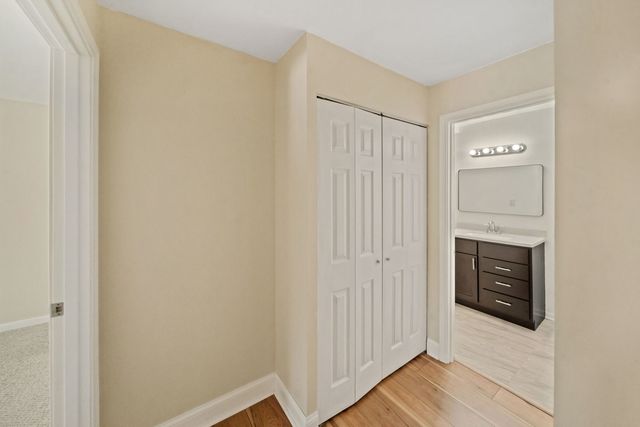 1065 Valley Lane 208, Hoffman Estates, IL 60169