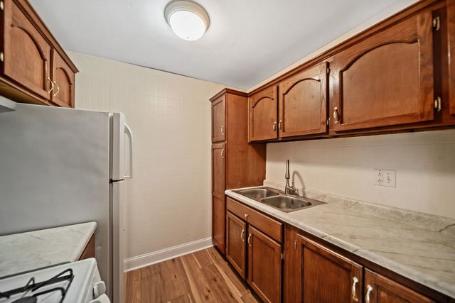 1065 Valley Lane 208, Hoffman Estates, IL 60169