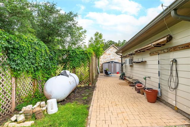 17126 Hamill Drive, Rosharon, TX 77583