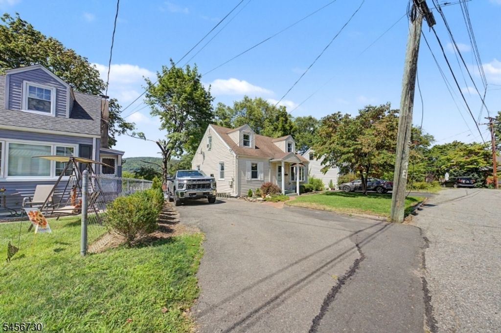 114 Warhol Ave, Mahwah Twp., NJ 07430 — photo 2