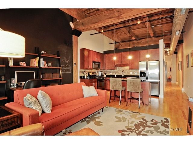 770 W Gladys Avenue 304, Chicago, IL 60661