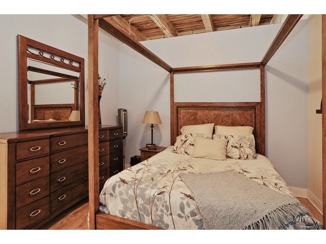 770 W Gladys Avenue 304, Chicago, IL 60661