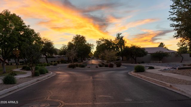 1717 E BEAUTIFUL Lane, Phoenix, AZ 85042