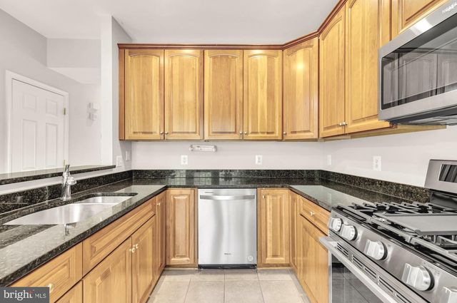 2513 BRONZE STONE PL, Herndon, VA 20171