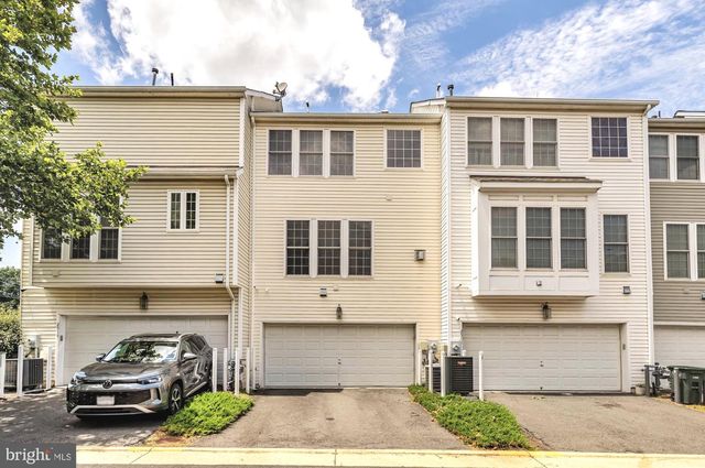 2513 BRONZE STONE PL, Herndon, VA 20171