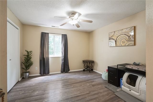 612 Kimberlite St, Tiffin, IA 52340