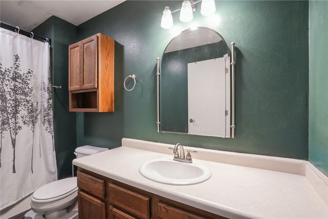 612 Kimberlite St, Tiffin, IA 52340